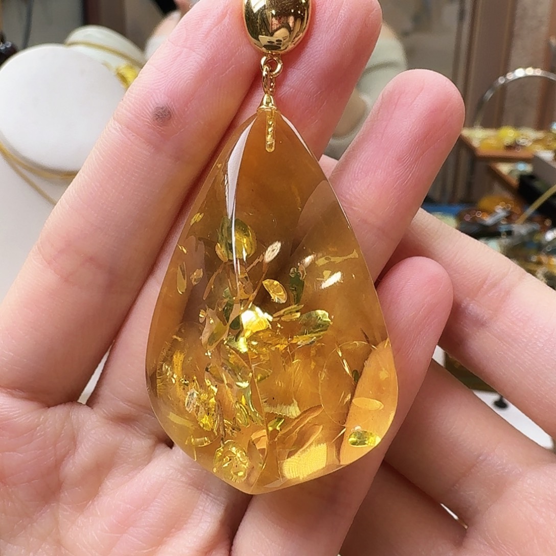 琥珀未镶嵌颈饰吊坠