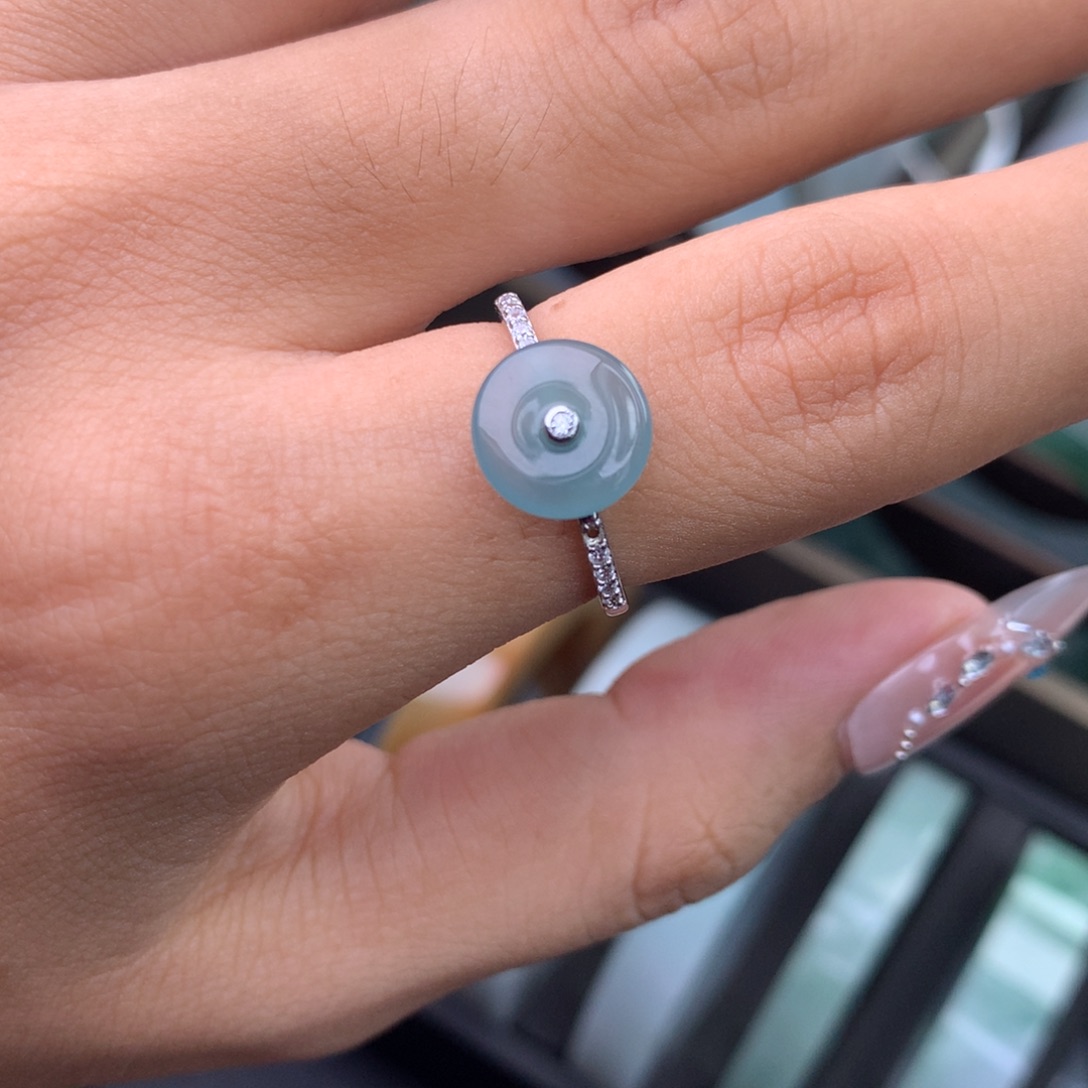 未镶嵌挂件翡翠戒指