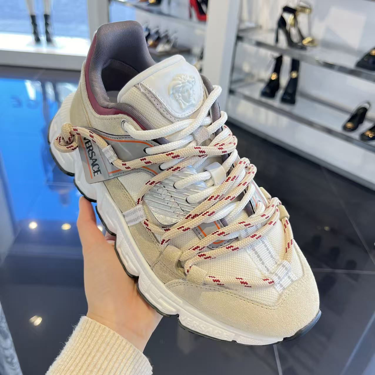 未使用 VERSACE/范思哲 【国现】女鞋休闲运动鞋老爹鞋女款白色低帮