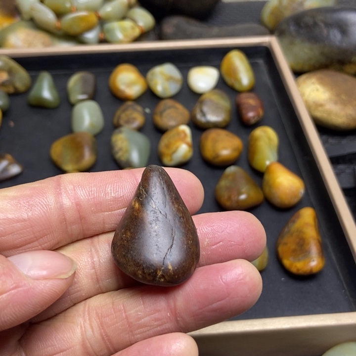 光***头和田玉（糖玉）未镶嵌珠宝奇石