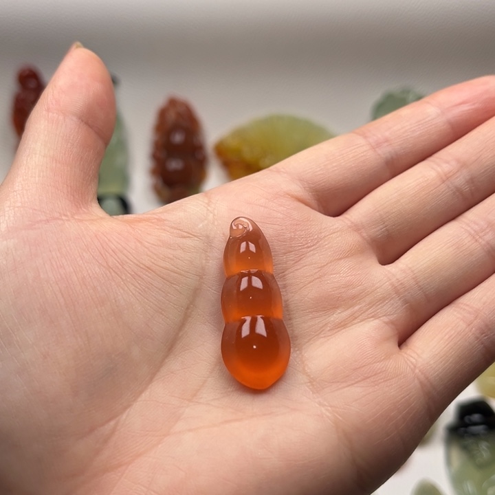 岫玉未镶嵌颈饰岫玉