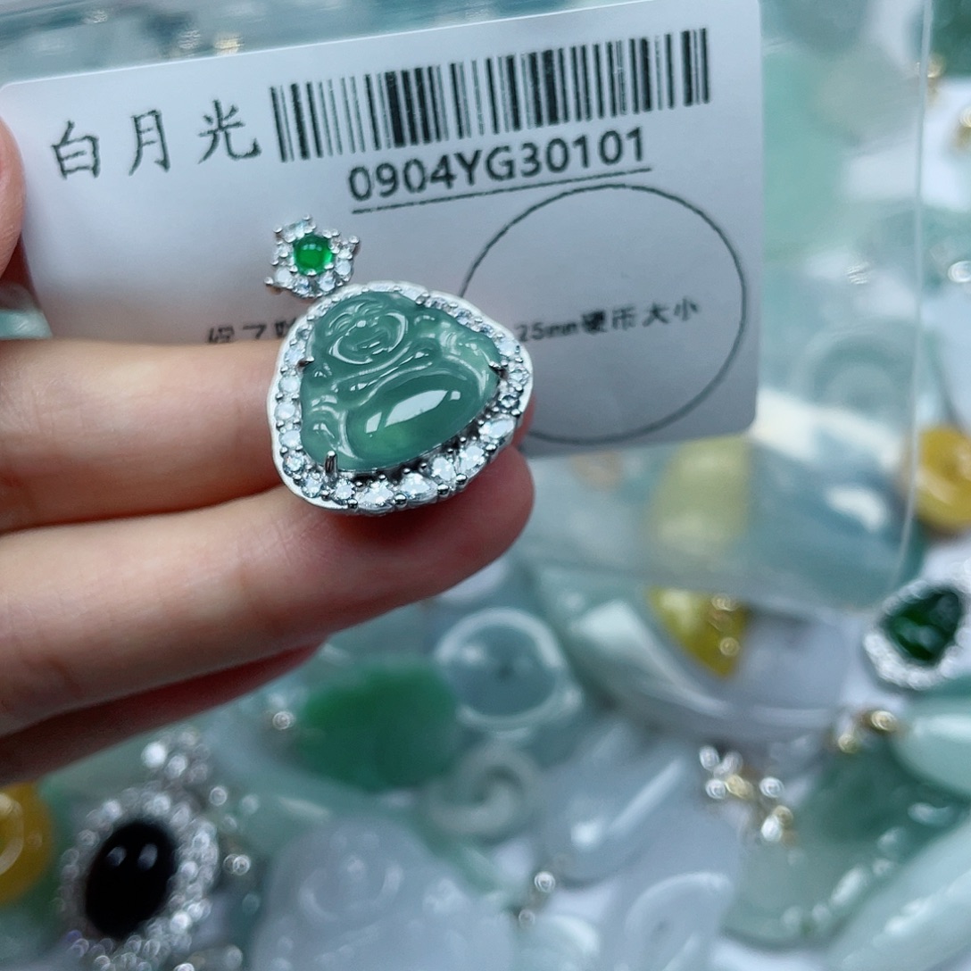 吊坠(不含链)未镶嵌翡翠