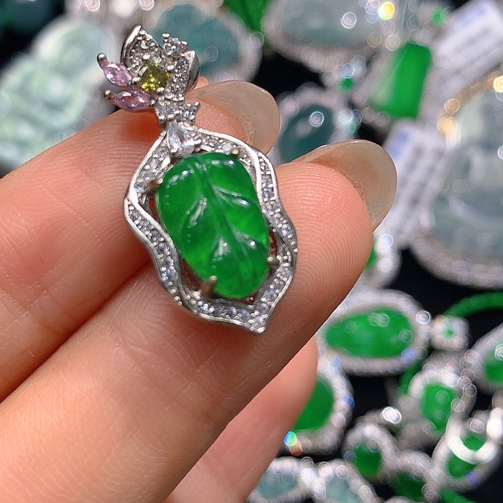 翡翠颈饰未镶嵌翡翠