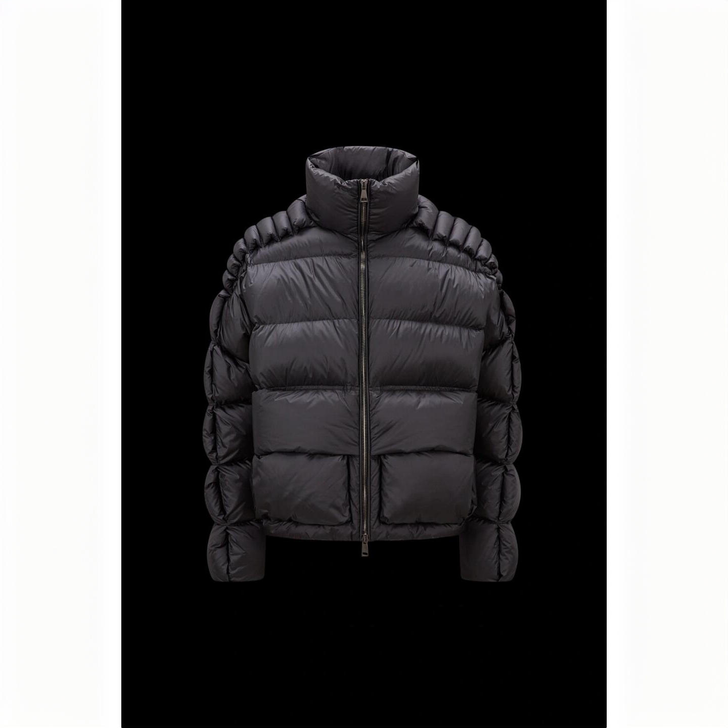 【玥】2026联名款梦幻楼梯25欧式风徽章字母阶梯绗缝绒外套 A8080