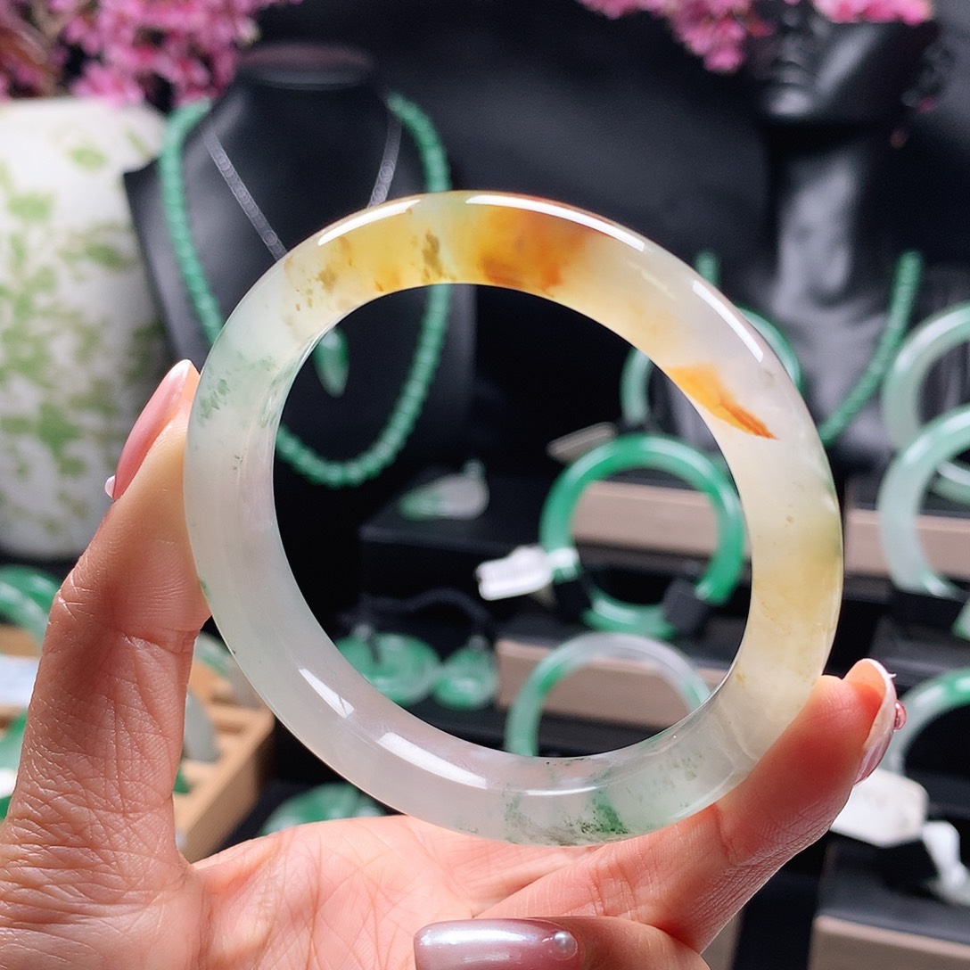 佑***悠石英质玉未镶嵌手镯54