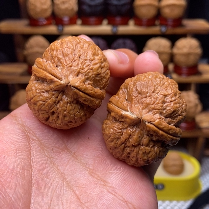 文玩核桃吊坠铁锤18