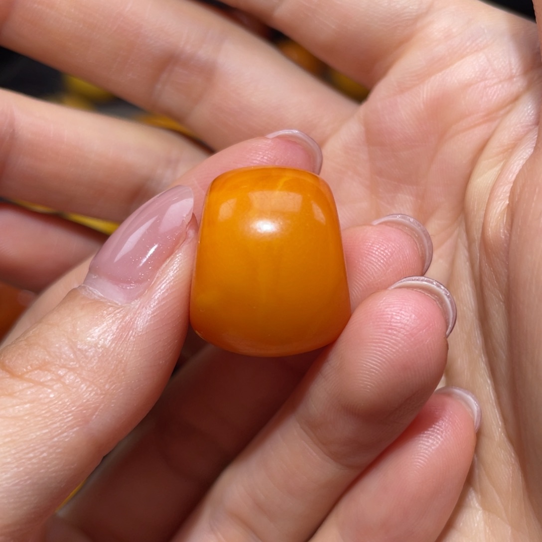 【闪购商品】琥珀裸石未镶嵌马蹄