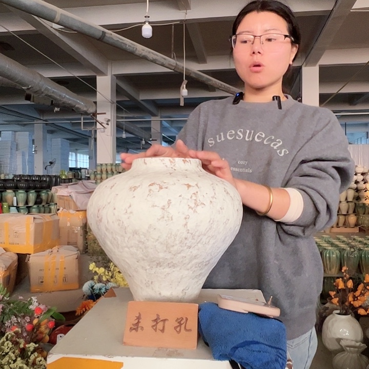 景德镇陶瓷花瓶工厂
