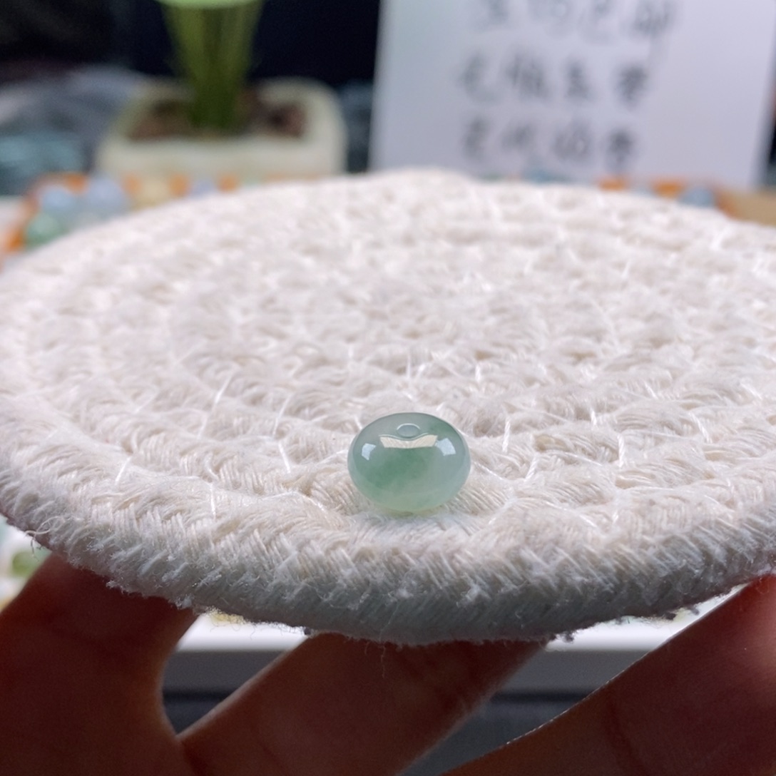 翡翠散珠天然翡翠飘花鼓珠9.7×5.6