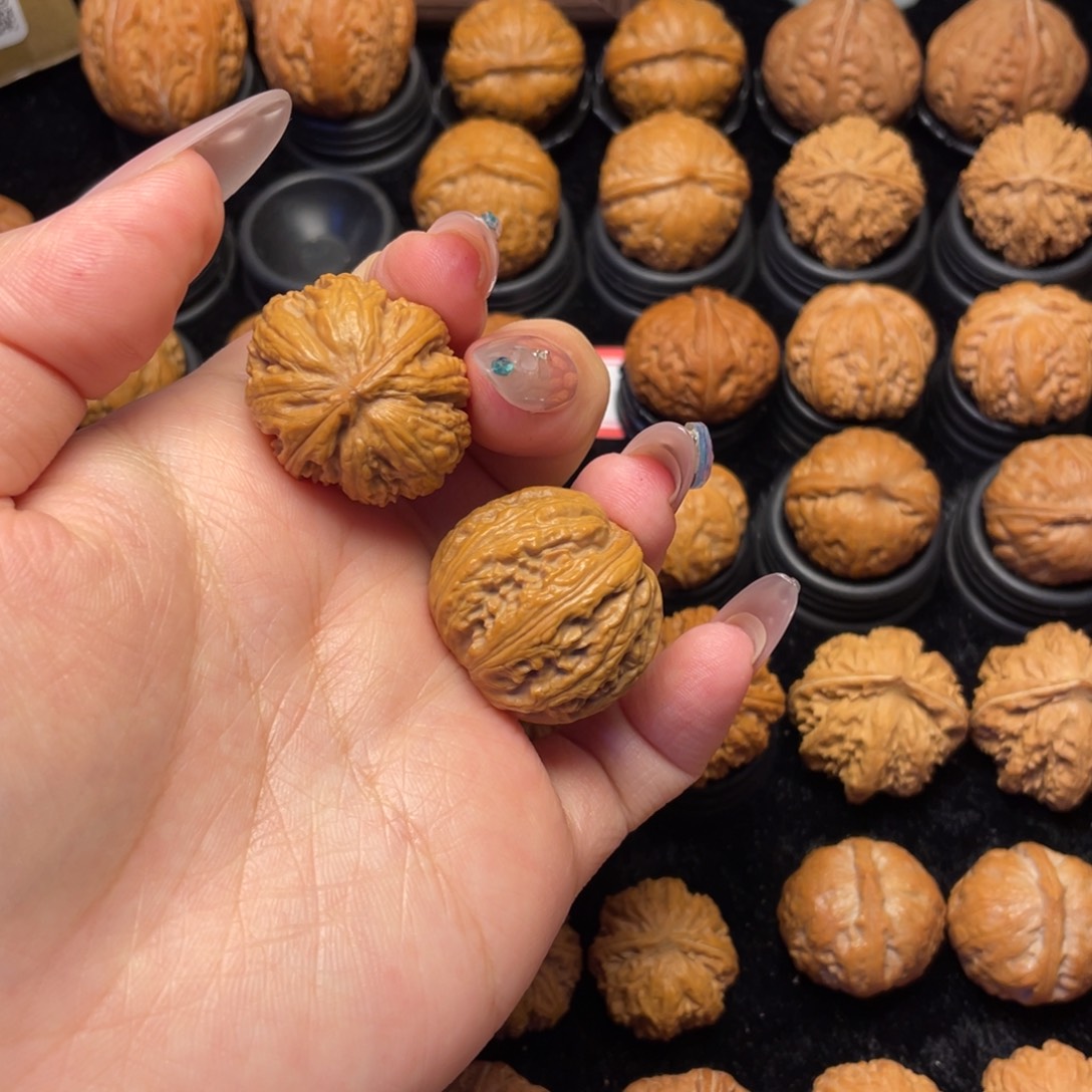 文玩核桃吊坠19号闷尖狮子头