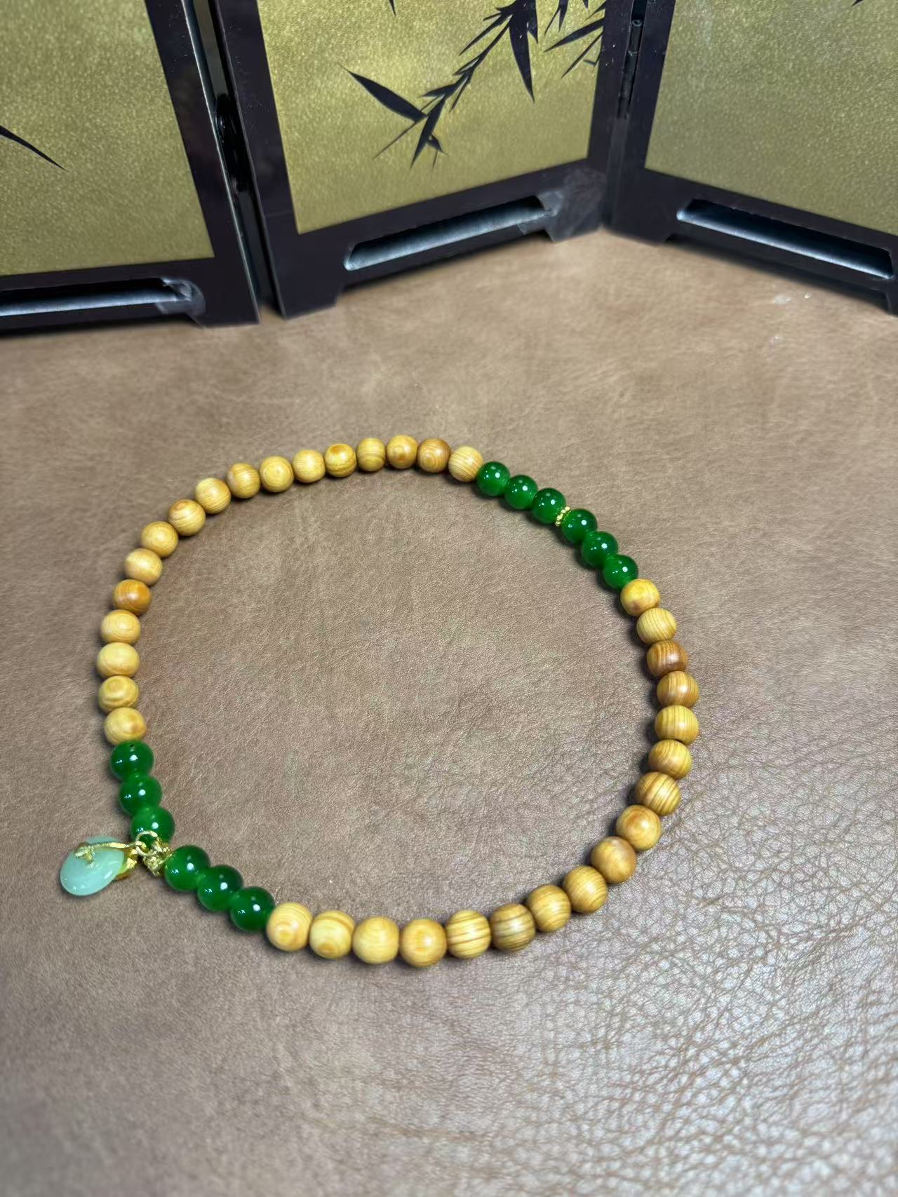 130—双圈崖柏翡翠绿带配饰