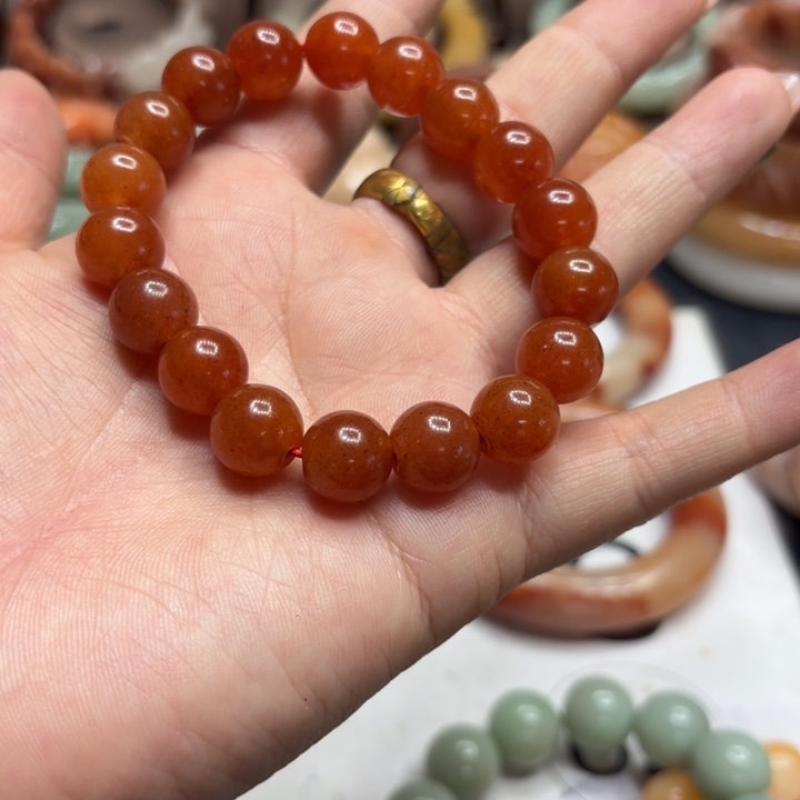 石英岩玉合金颈饰