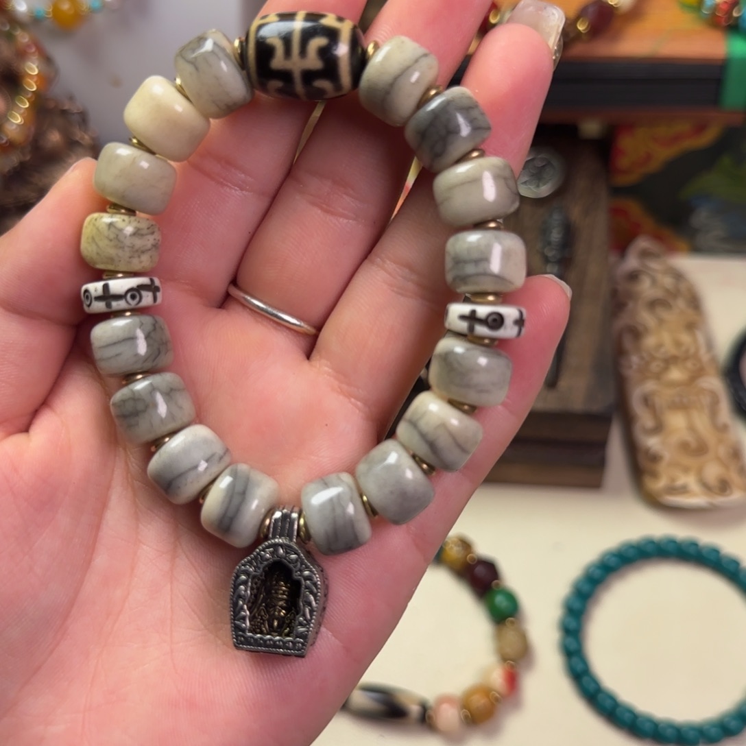 C***C大叶紫檀（黑酸枝木类）