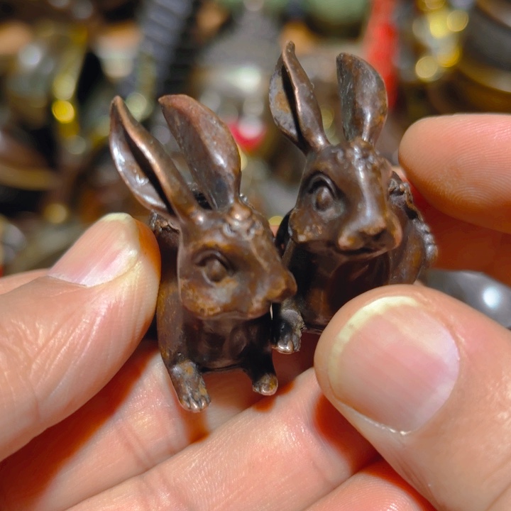 铜的。全清了。一件不留！不磨叽