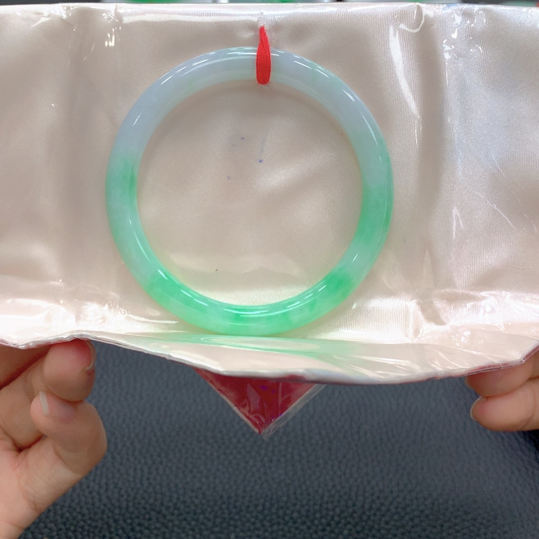 翡翠未镶嵌手镯8号