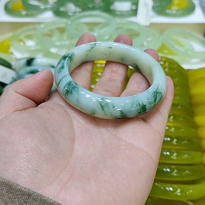 *****透闪石-蛇纹石玉未镶嵌手镯