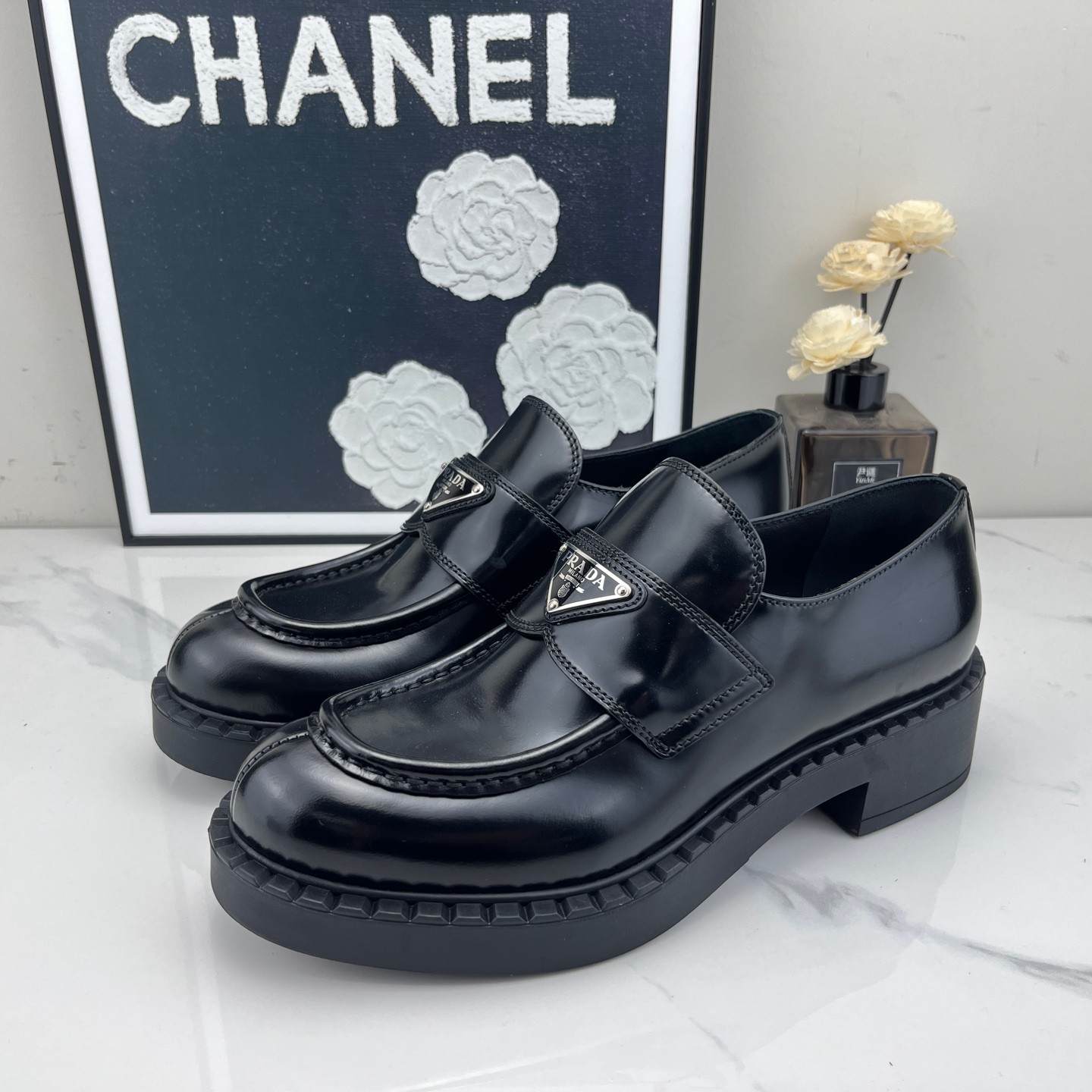 未使用 Prada/普拉达 经典三角标乐福鞋 37.5码/jm01741