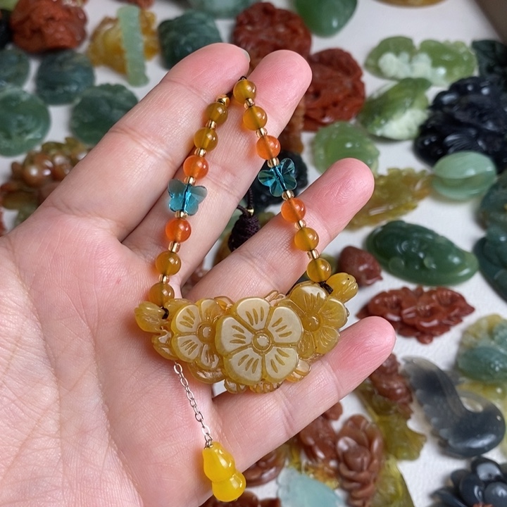 蛇纹石玉颈饰未镶嵌