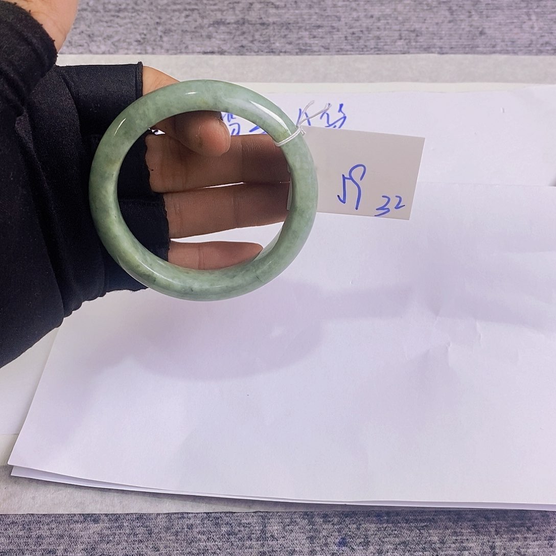 未镶嵌手镯翡翠32