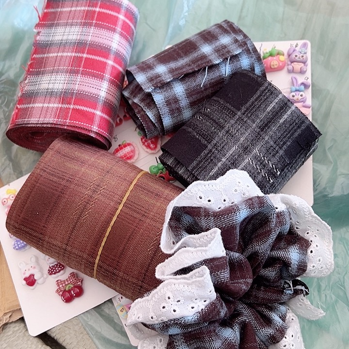 12的毛呢格子4色各5码材料