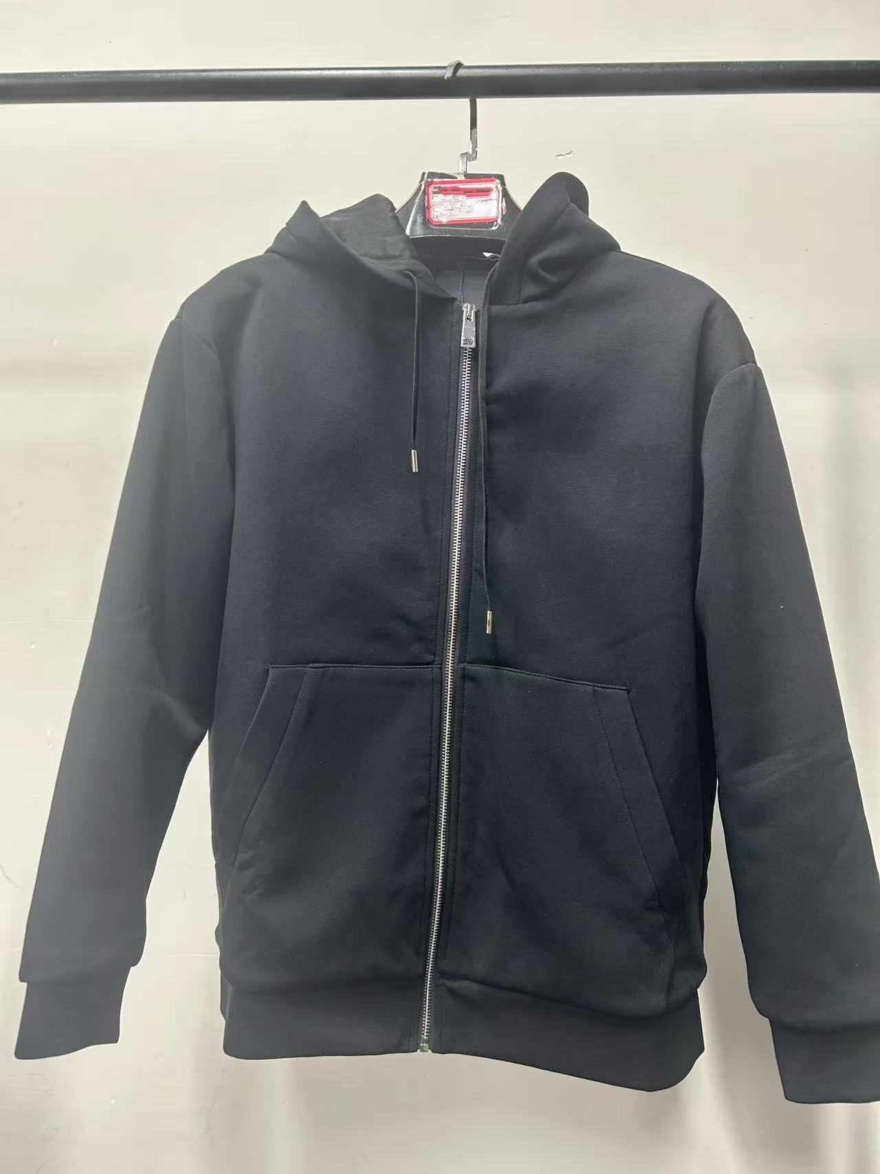 5号男士穿的连帽外套