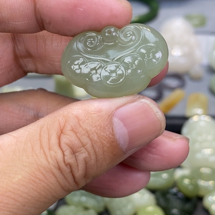 和田玉颈饰未镶嵌