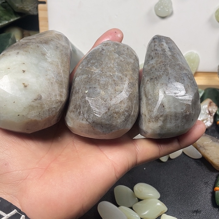 和田玉未镶嵌珠宝半成品