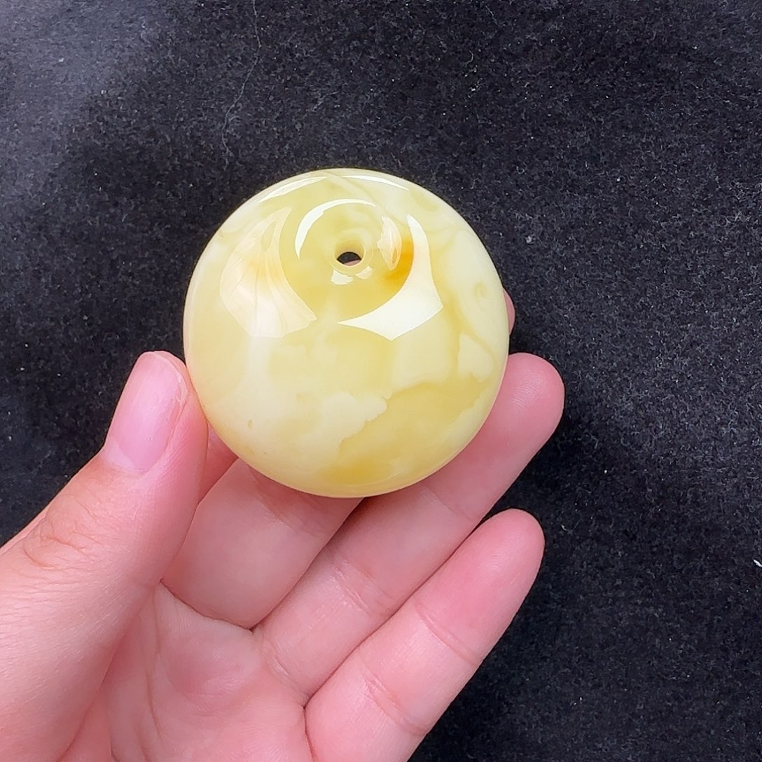 蜜蜡未镶嵌珠宝奇石