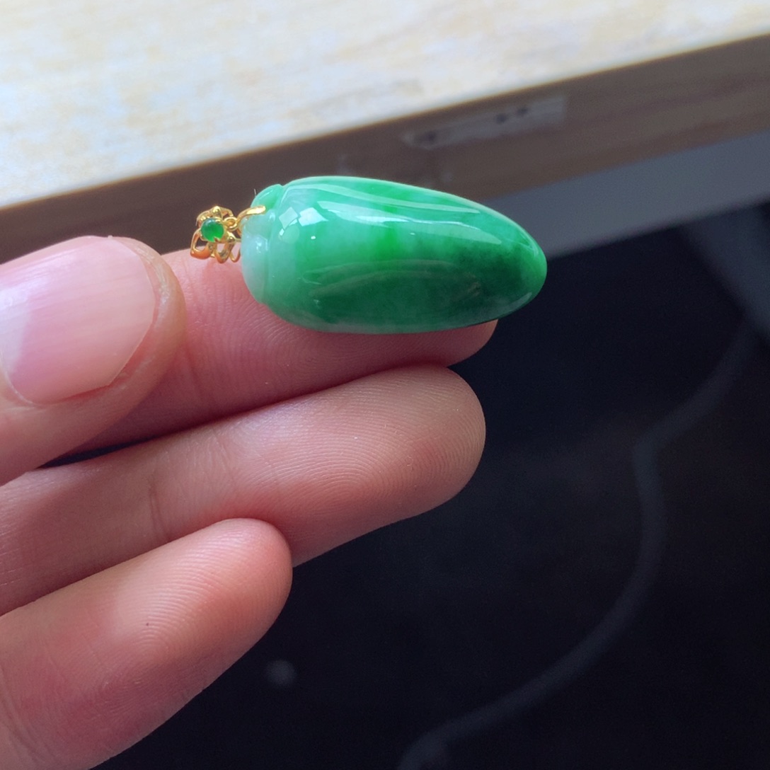 翡翠颈饰18K金镶嵌吊坠