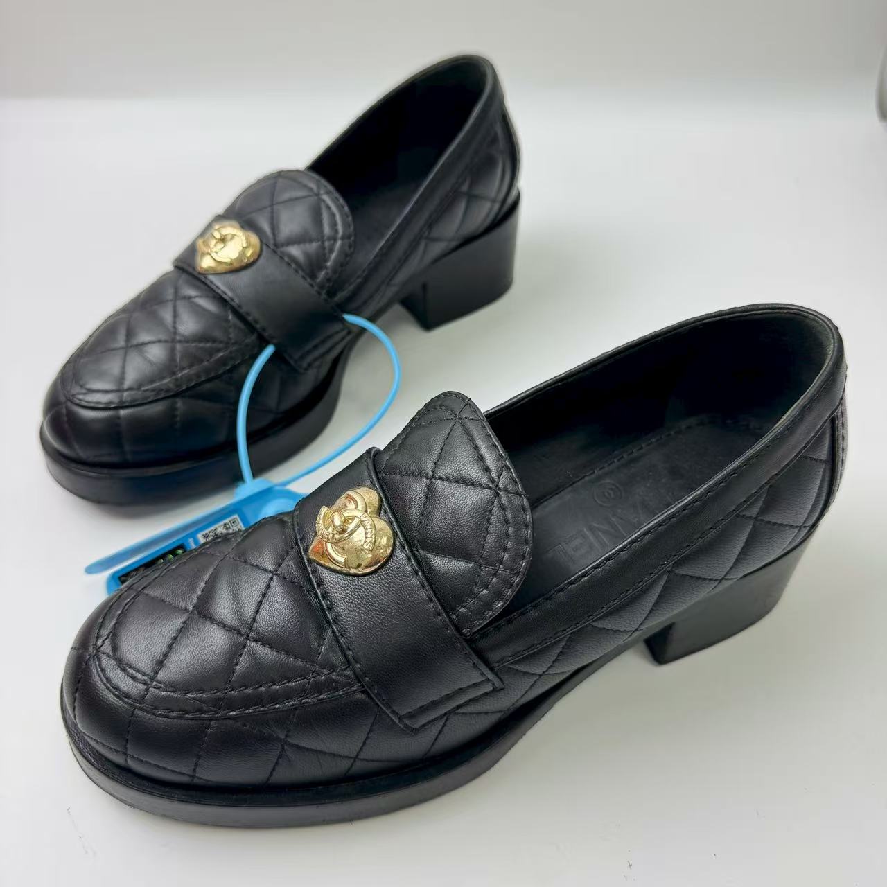 99新 Chanel/香奈儿 37码/仔仔女鞋黑色格纹桃心粗跟乐福鞋xxs317