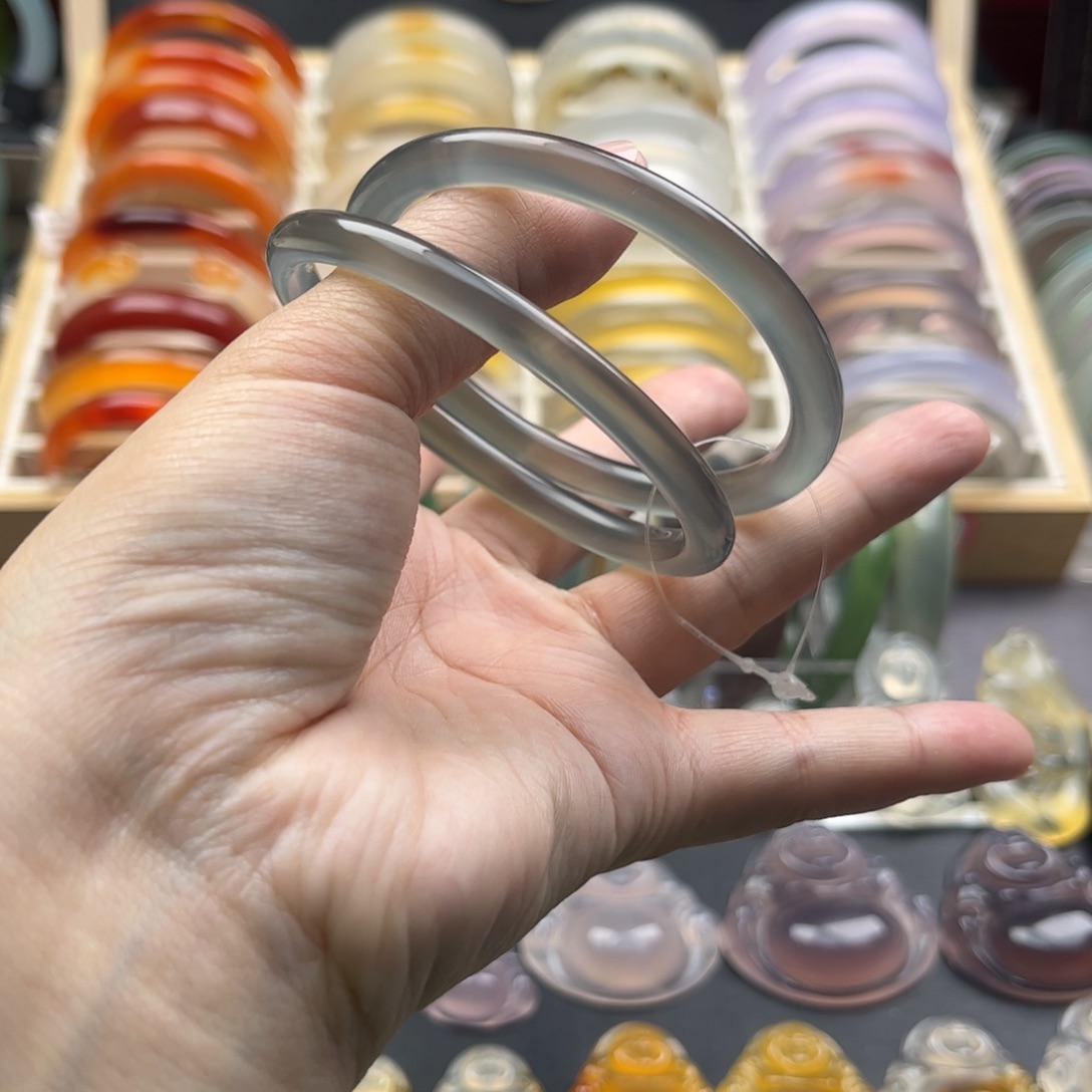 玛瑙/玉髓手镯未镶嵌57