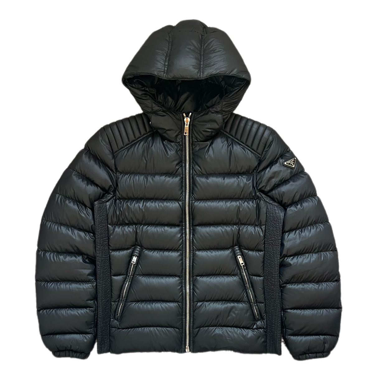 99新 Prada/普拉达 黑色机车款钢标连帽羽绒服48码