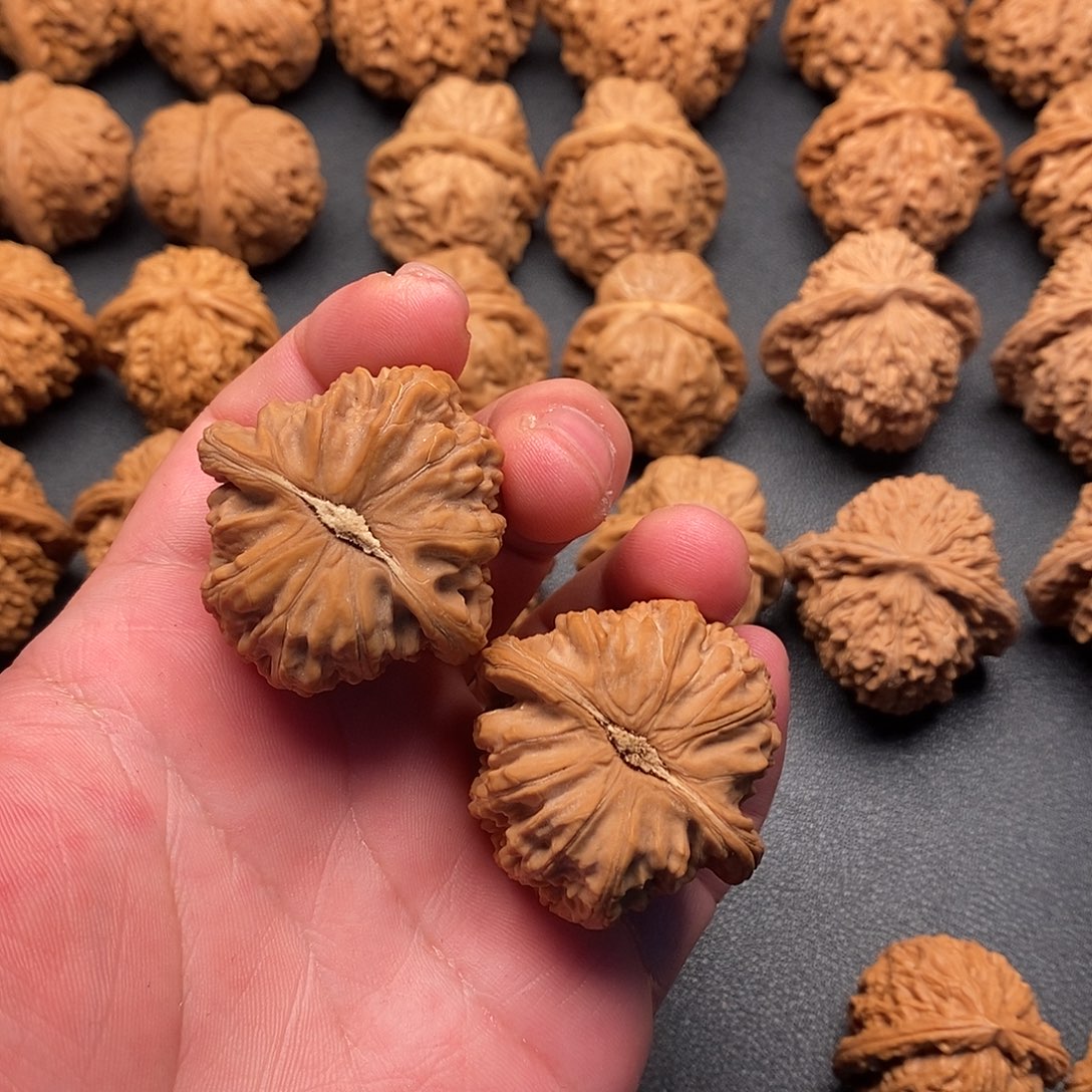 _***.文玩核桃吊坠文玩核桃三角白41