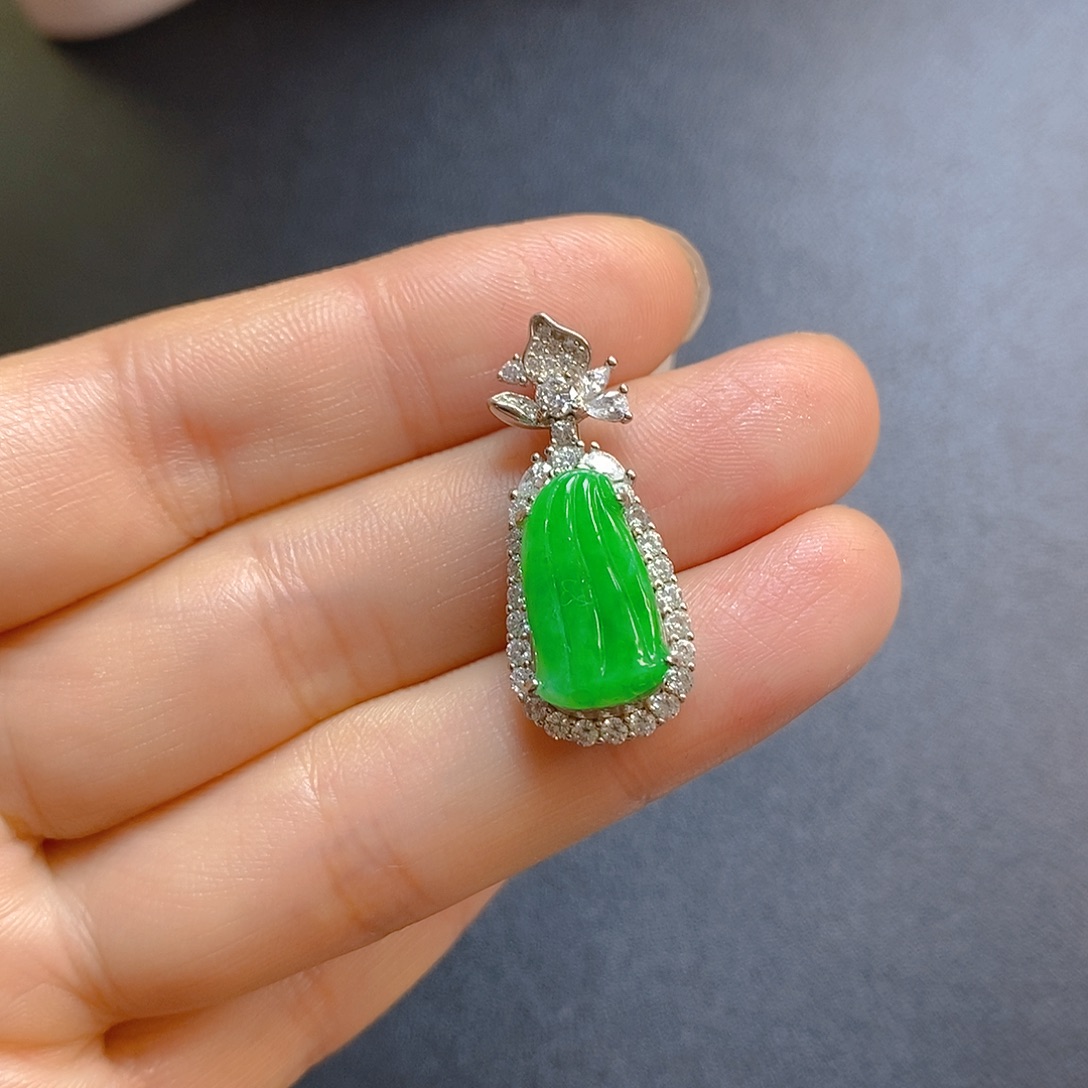 五***干翡翠银S925镶嵌颈饰