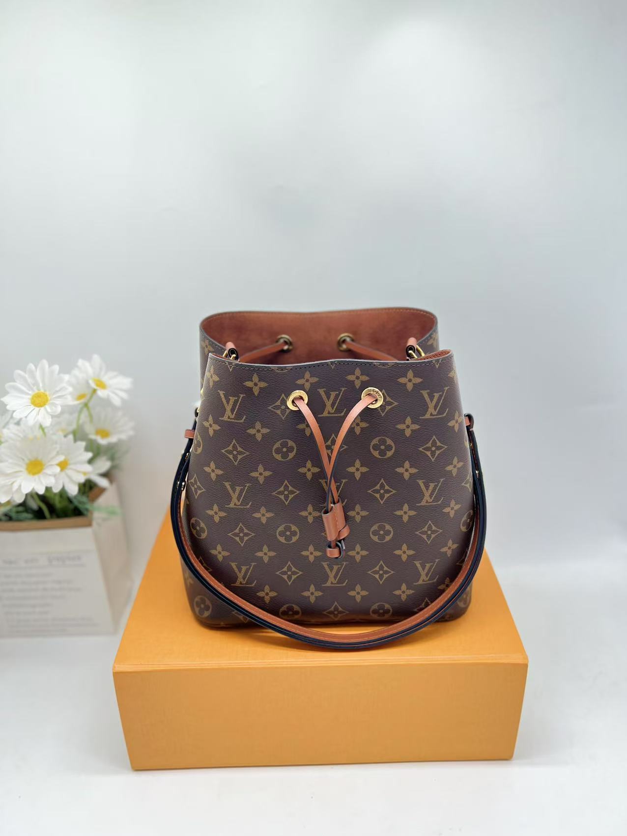 99新 LouisVuitton/路易威登 水桶包/焦糖水桶/芯片款