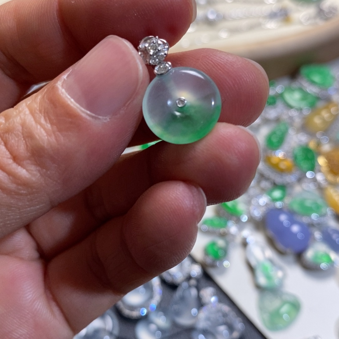 翡翠18K金镶嵌吊坠(不含链)平安扣