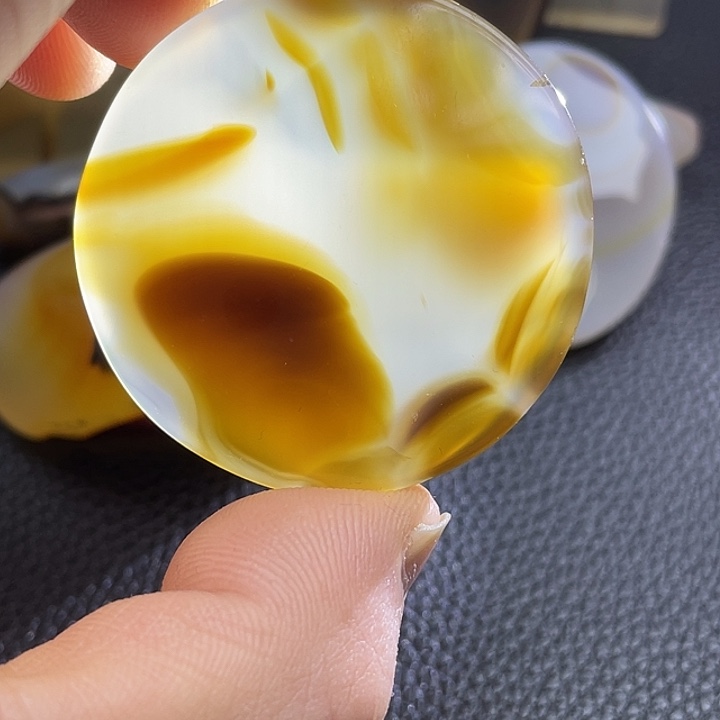 多***辩玛瑙/玉髓未镶嵌颈饰