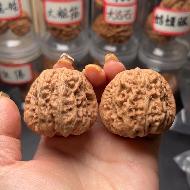 文玩核桃把件平谷凹底