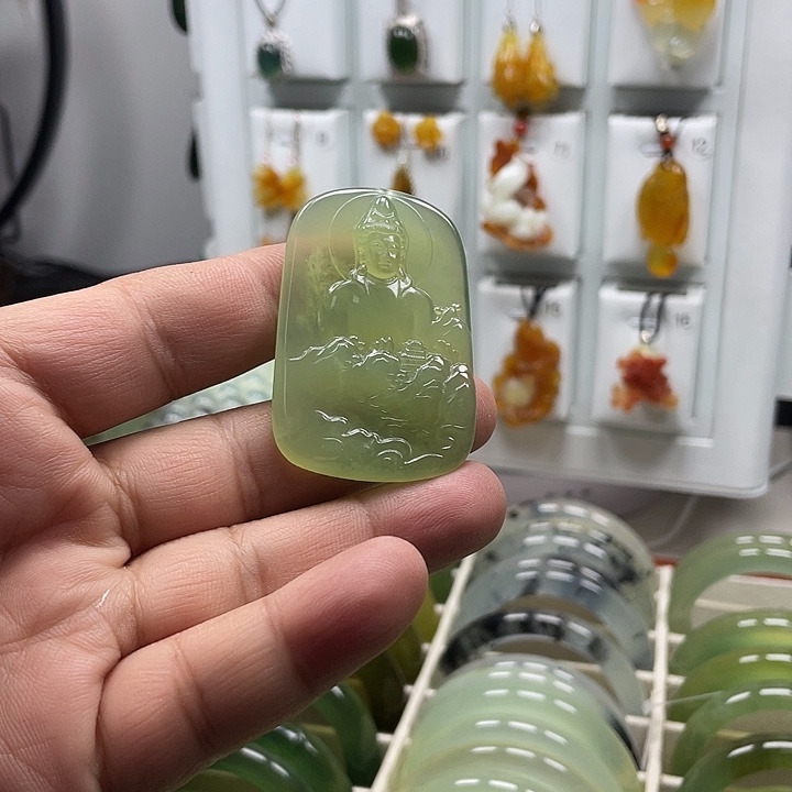 蛇纹石玉合金颈饰