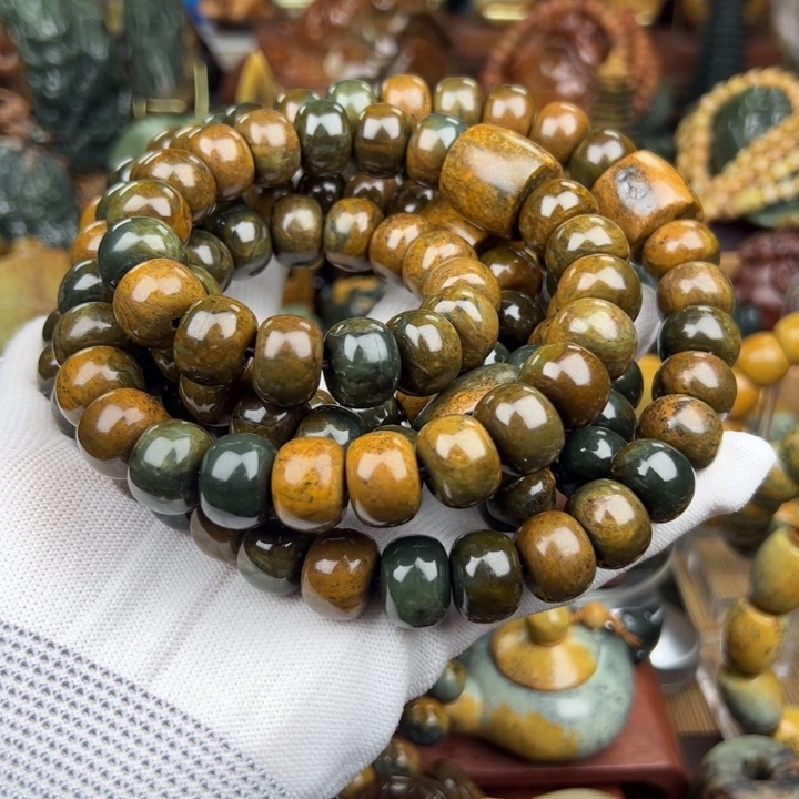 岫岩河磨玉（透闪石质玉）手串未镶嵌J****i