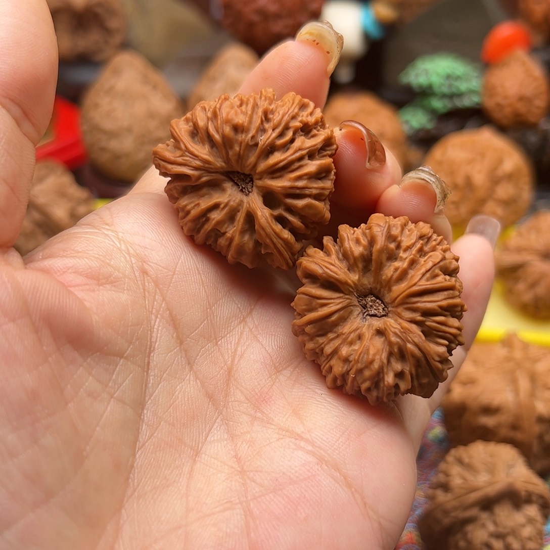 大***桥文玩核桃吊坠全品南疆石佛肚 打底不退