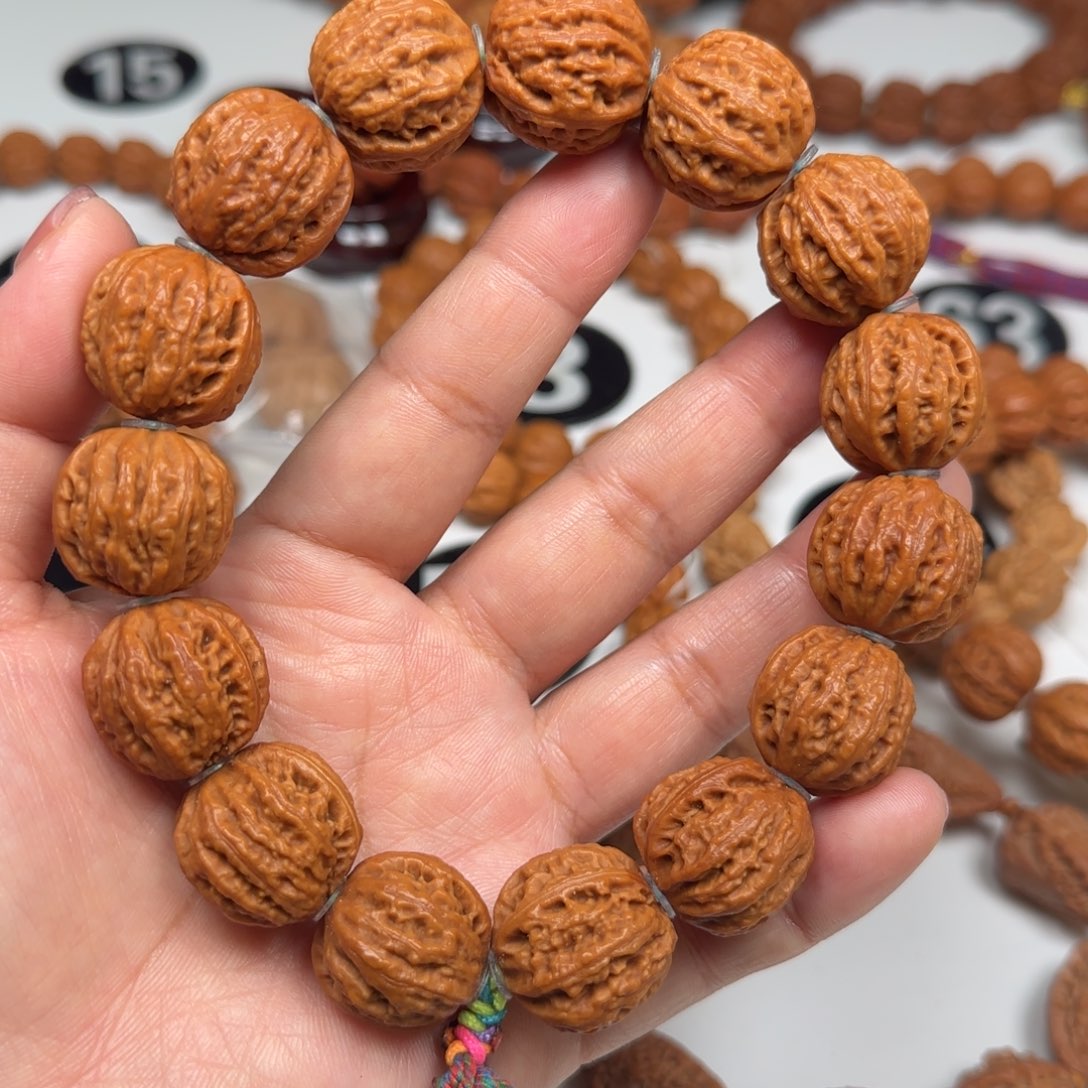 文玩核桃吊坠麻花手持