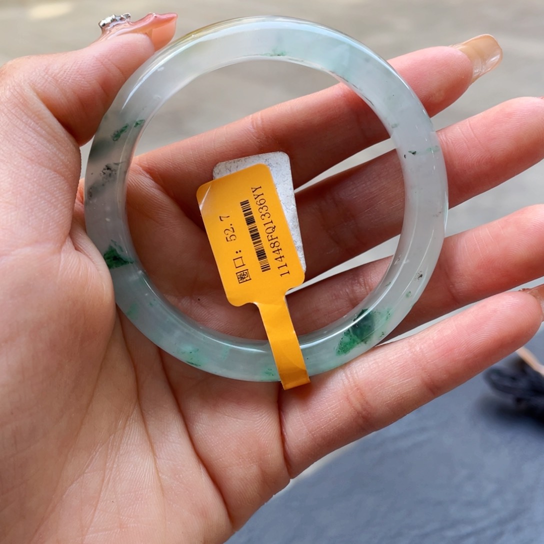 石英质玉手镯未镶嵌o****o