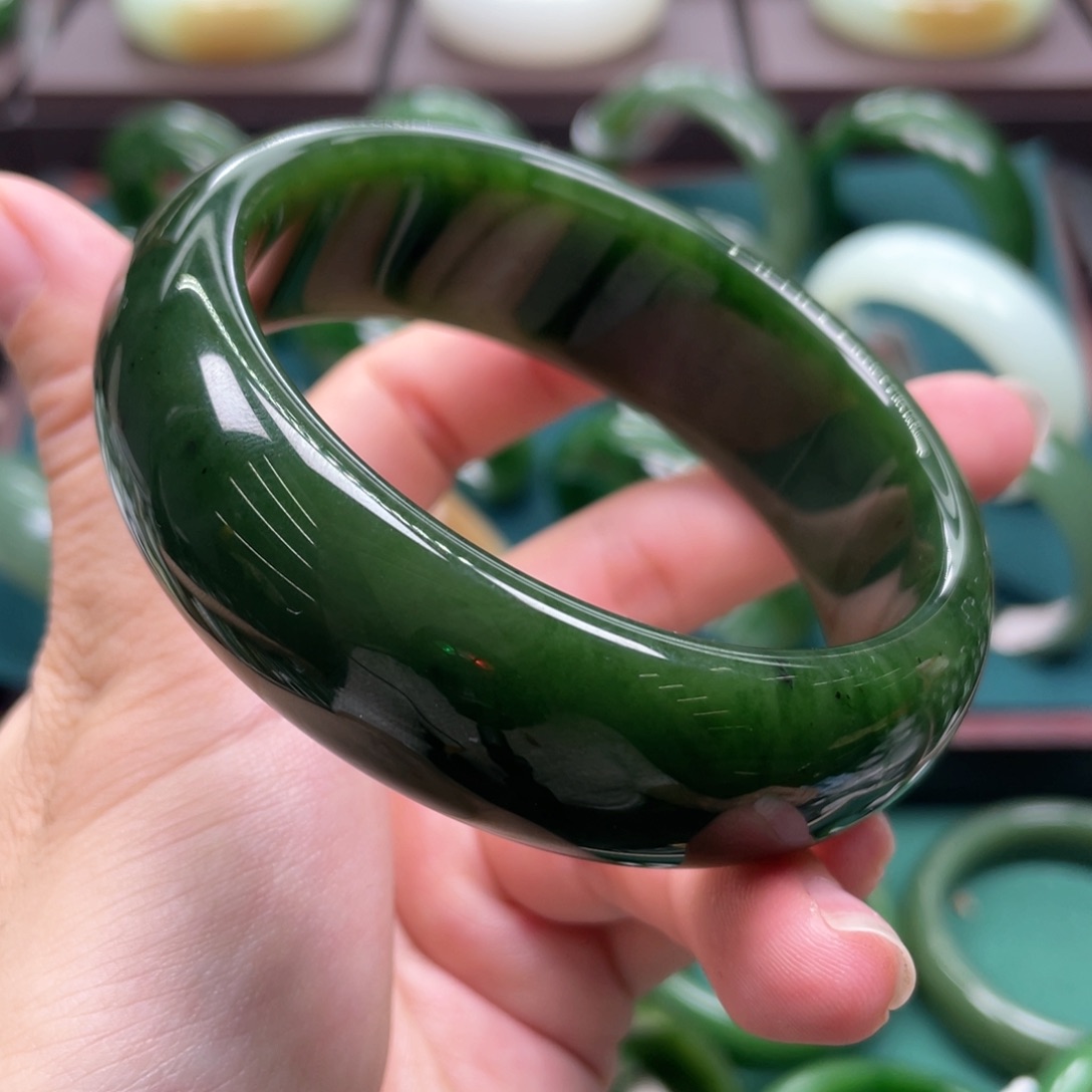 和田玉（碧玉）未镶嵌手镯6061