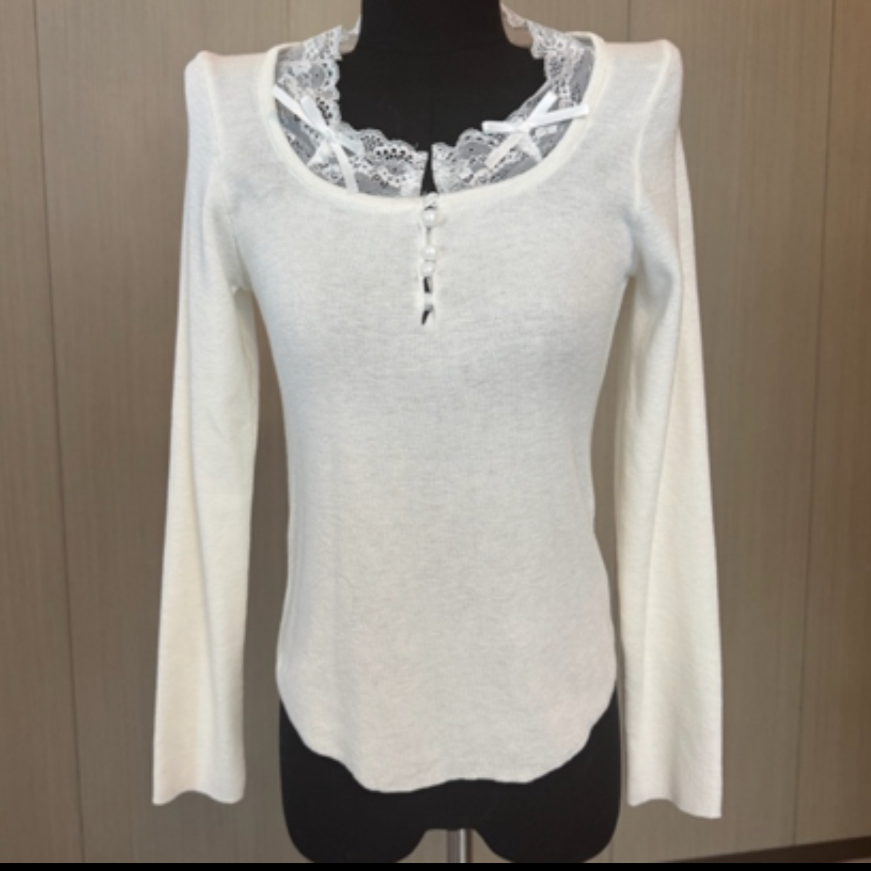 【Cikky服饰】秋冬新款蕾丝拼接加绒U领长袖修身显瘦打底衫