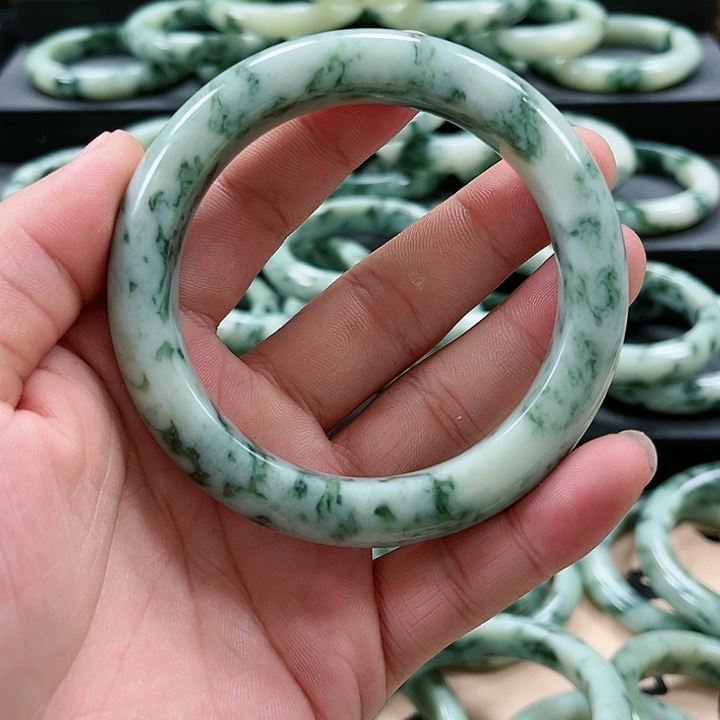 【闪购商品】透闪石-蛇纹石玉手镯 未镶嵌时***擦