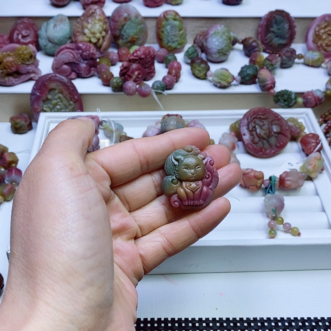 玛瑙/玉髓盐源玛瑙吊坠未镶嵌