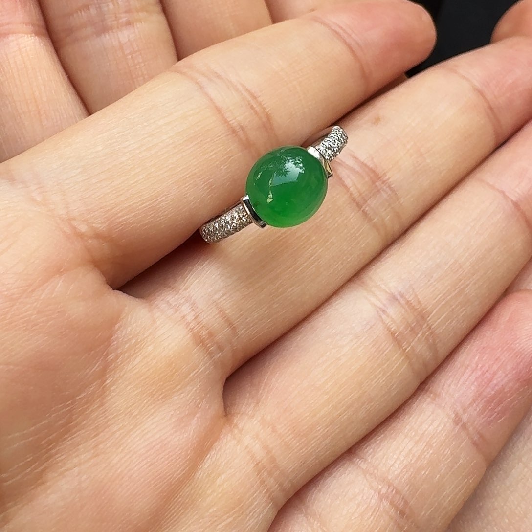 翡翠颈饰18K金镶嵌戒指