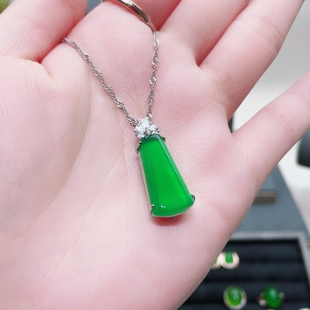 玛瑙/玉髓吊坠(赠链)银S925镀金镶嵌