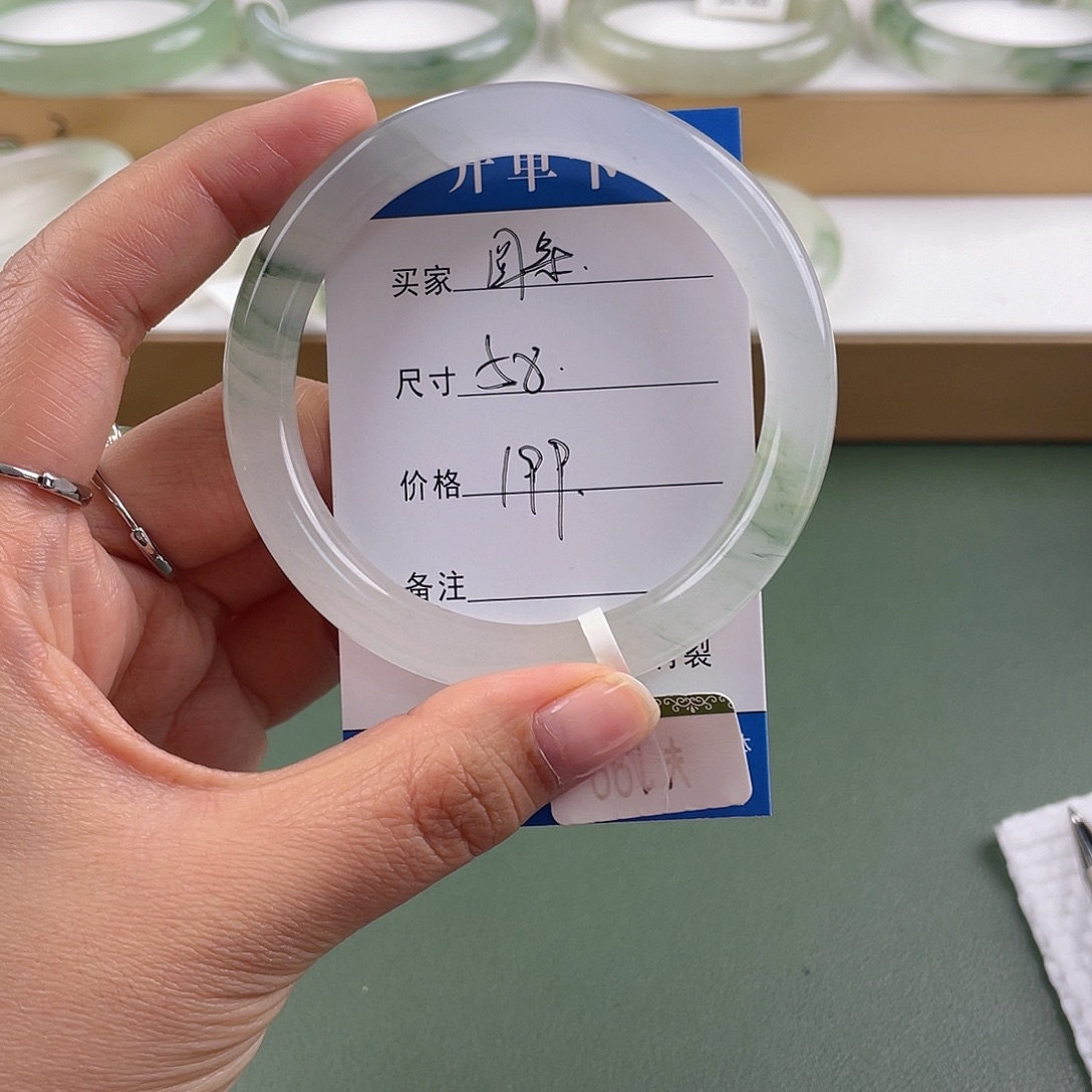 石英质玉未镶嵌手镯